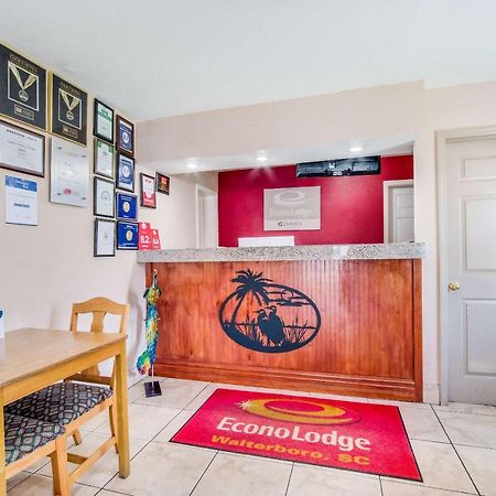 Econo Lodge Уолтерборо Экстерьер фото